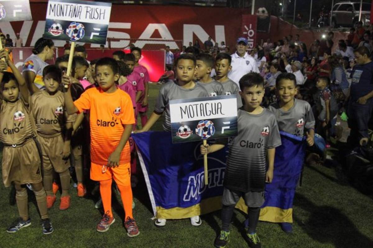 Ambientazo y mucha belleza: Claro inaugura uno de los torneos más esperados en Honduras