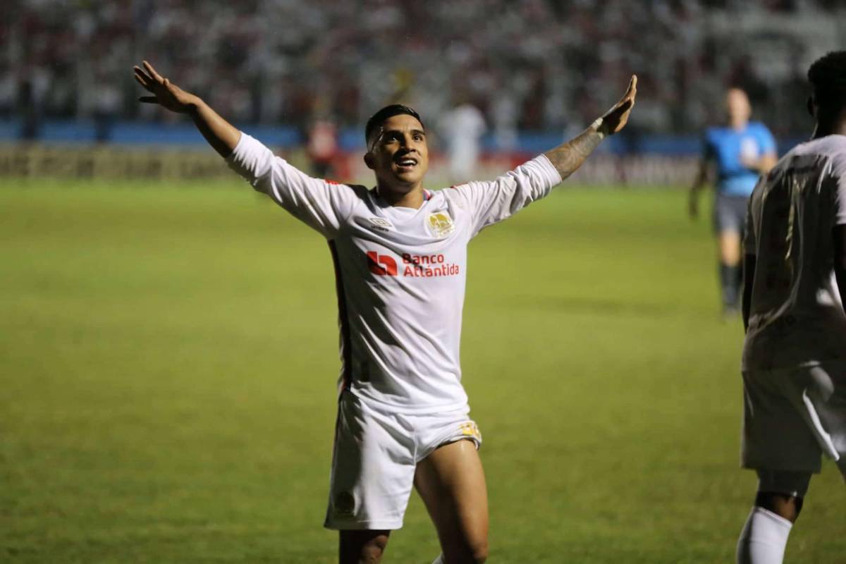 Con muchos cambios: El 11 del Olimpia para buscar el liderato del torneo en el clásico ante Motagua