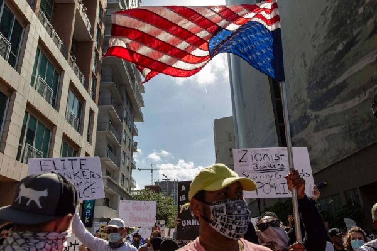 Terror en Minneapolis: Policía ataca con gas lacrimógeno y balas de goma a los protestantes