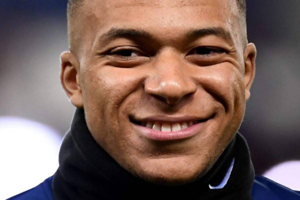 Lo descubren: Mbappé intenta seducir a la espectacular Ester Expósito en Instagram