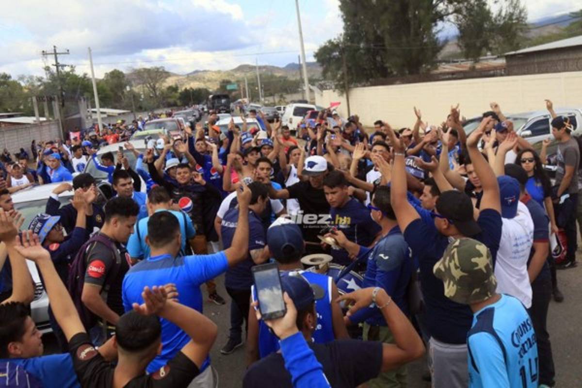 ¿Quién es la chica con la H en el pecho? El debut de Marcelo Canales y el radio de Diego