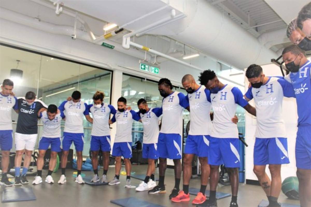 El líder de la oración y el detallazo en el 'look' de Rivas: Honduras entrenó en el gimnasio dos días antes de enfrentarse a Canadá