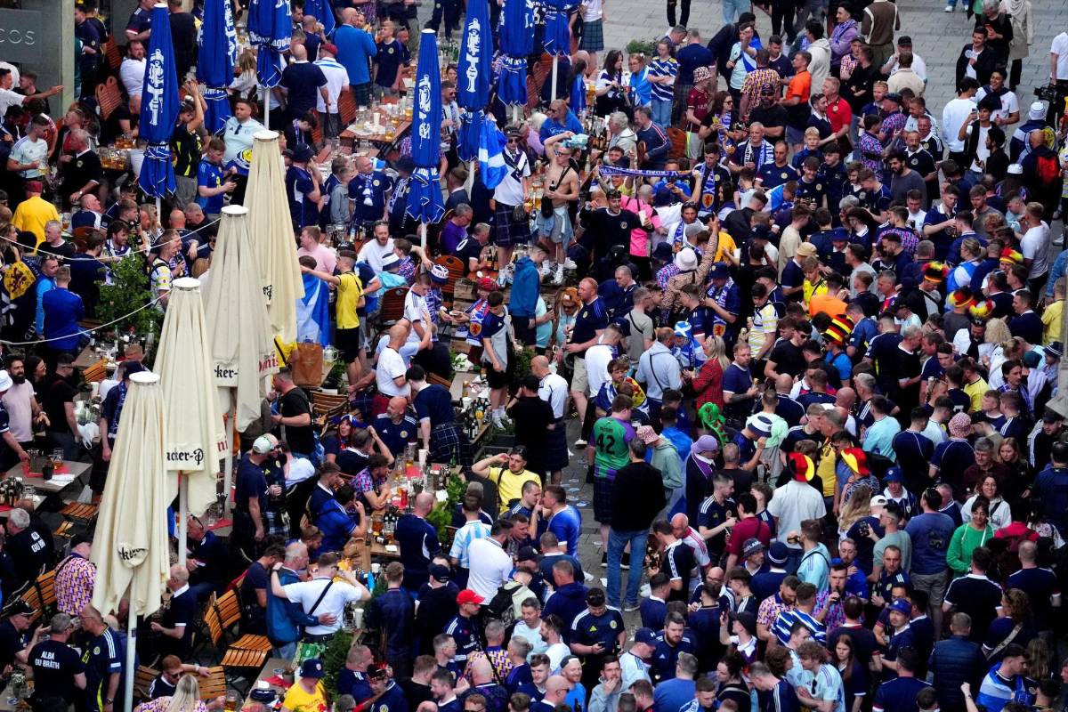 Gaitas, en faldas y con cervezas: afición de Escocia se toma Múnich previo al partido ante Alemania en la Eurocopa 2024