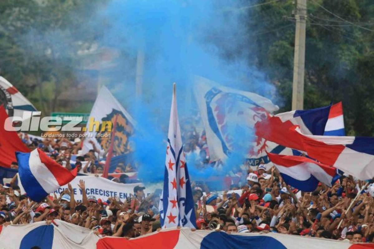 FOTOS: La eufórica llegada de la barra del Olimpia al estadio Nacional