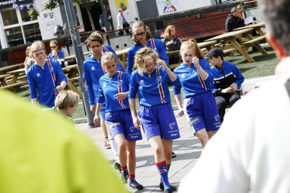 FOTOS: Locura en Islandia con el pase a cuartos de final