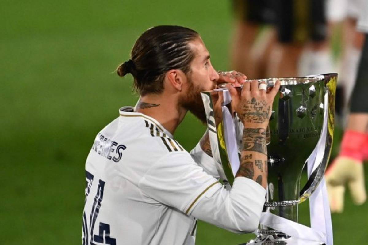 El beso a Zidane y a la Copa: Locura en la celebración del Real Madrid tras quedarse con el título de LaLiga