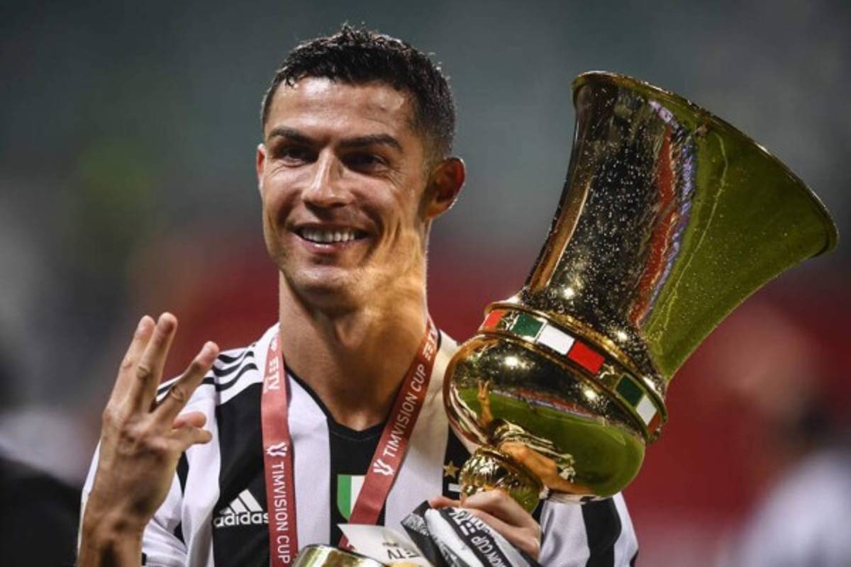 Cristiano, en ropa interior, y Buffon homenajeado: Así fue la celebración de la Juventus tras ganar la Coppa Italia