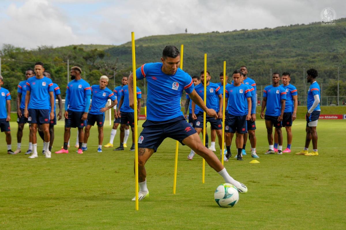 Con dos sensibles bajas: Así sería el 11 del Olimpia que prepara Pedro Troglio para enfrentar a la Real Sociedad en Tocoa