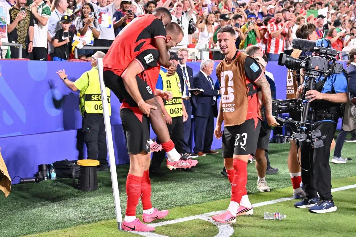 Estaban eliminados del Mundial, ocurrió el milagro y jugarán los 16avos de final
