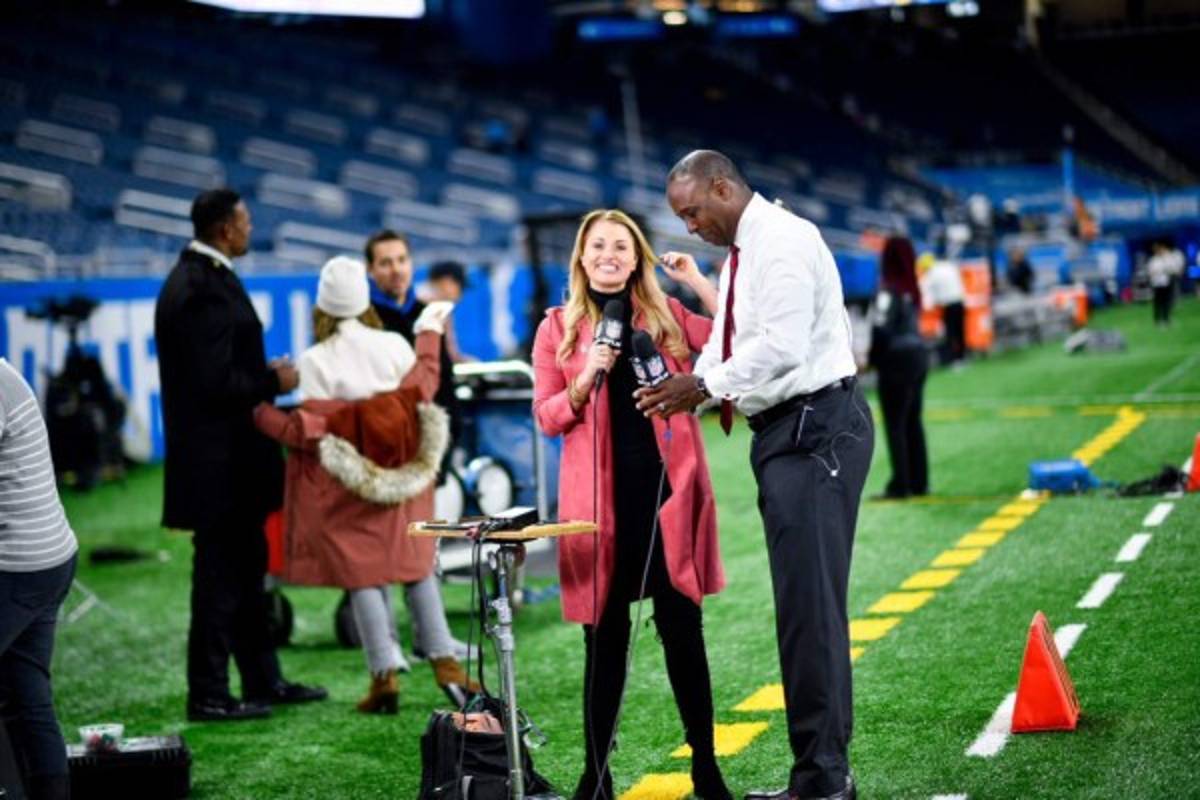 Cuernos a sexy reportera de NFL: Pulsera Fitbit delató la actividad sexual de su ex con otra mujer