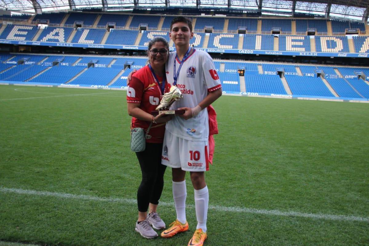 Quién es Héctor Ávila, la promesa del Olimpia que se consagró campeón y goleador en la Donosti Cup sub 15 en España