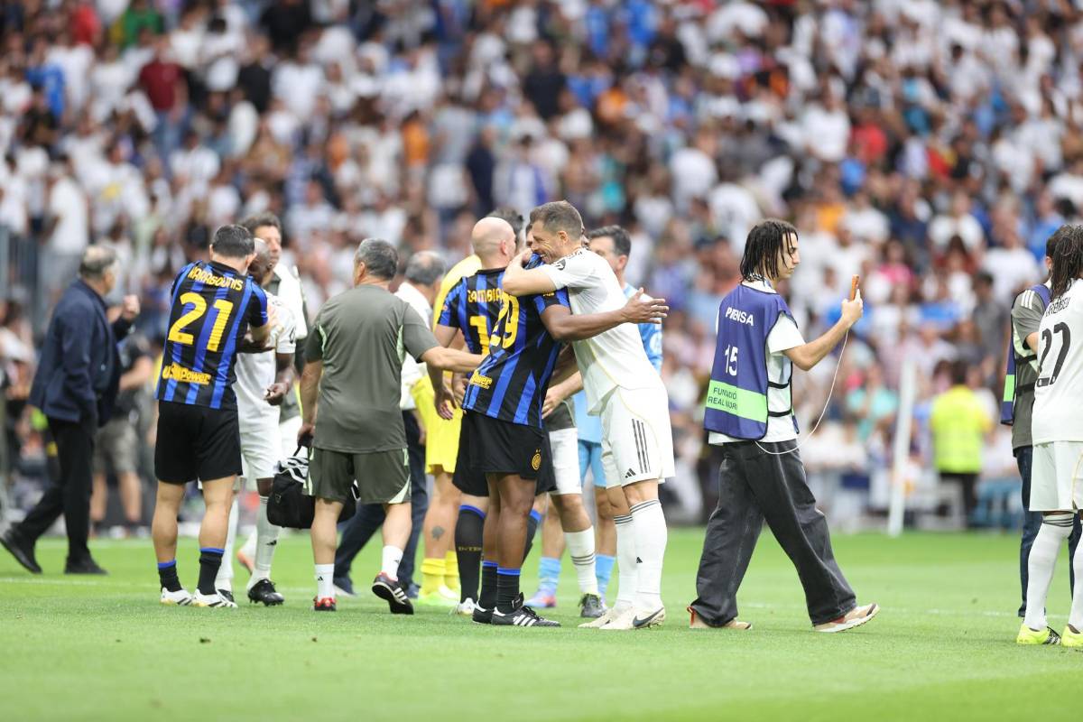 David Suazo enfrentó a las leyendas del Real Madrid: así le fue en el Bernabéu
