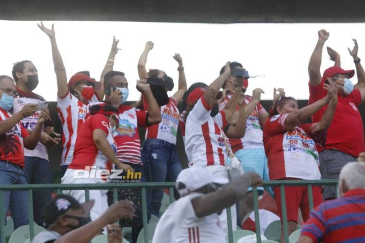 La foto de la celebración 'íntima' en el Yankel: lo que no viste en TV en el triunfo del Vida ante Marathón