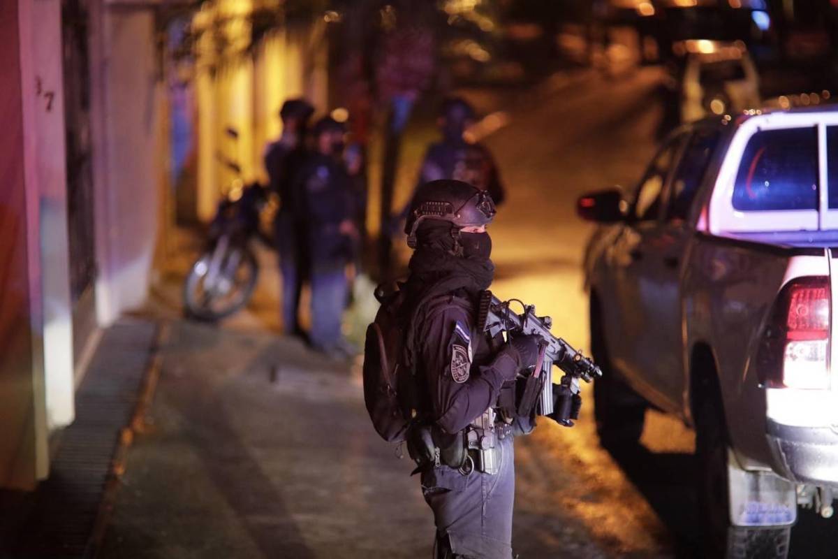 En fotos: Así militarizaron la lujosa casa del expresidente Juan Orlando Hernández tras ser solicitado en extradición por Estados Unidos