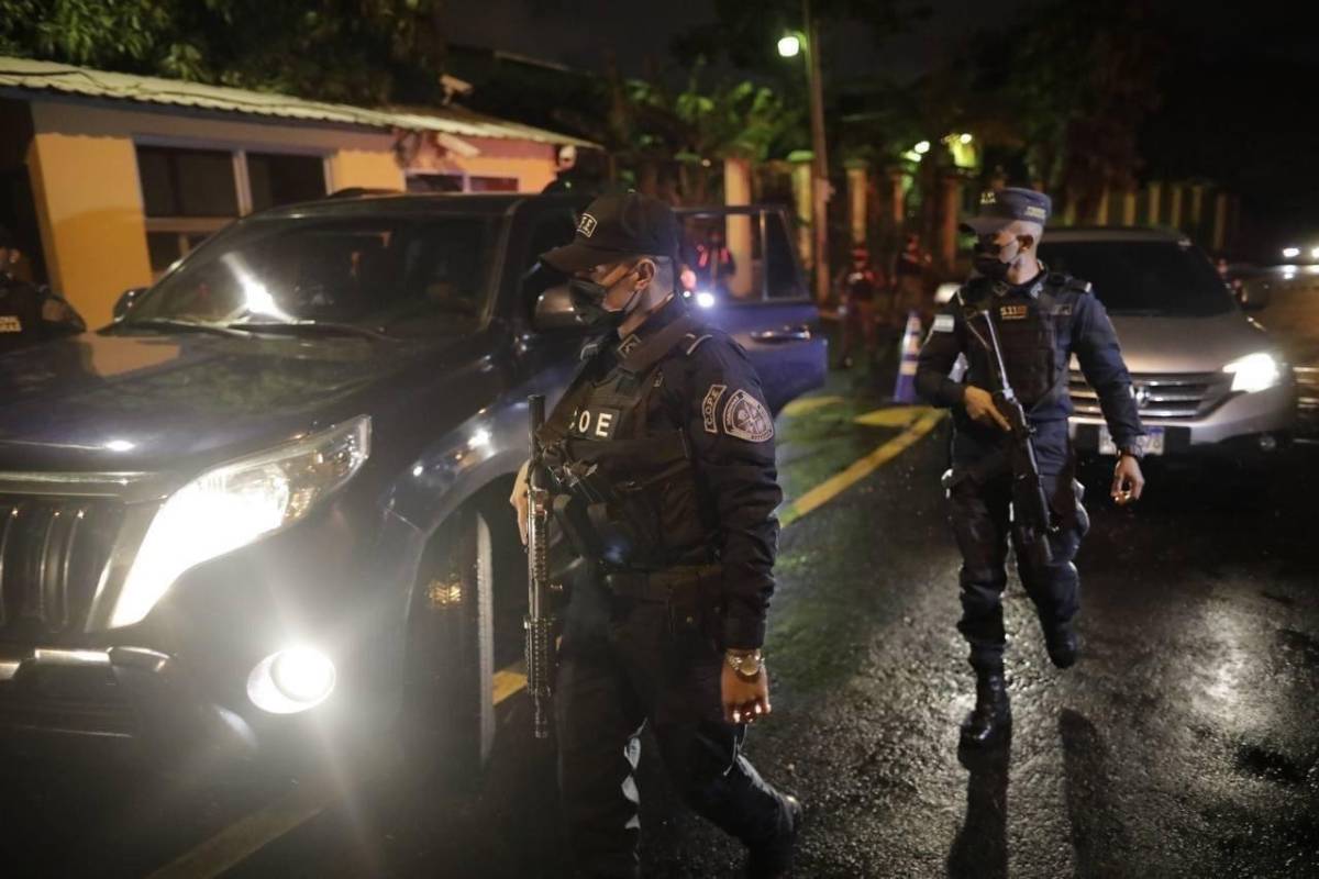 En fotos: Así militarizaron la lujosa casa del expresidente Juan Orlando Hernández tras ser solicitado en extradición por Estados Unidos