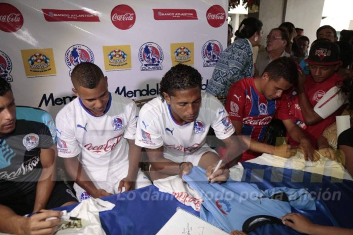 Así fue la presentación de la nueva camisa del Olimpia