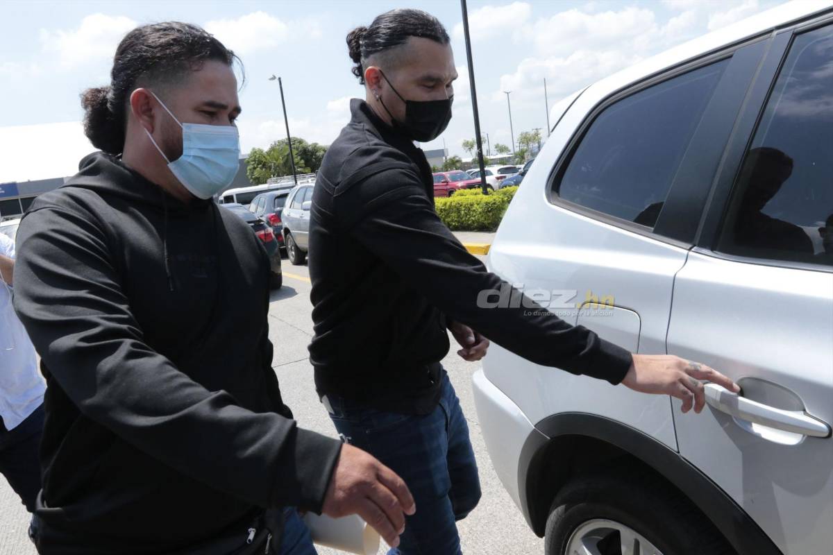 Así ha sido el primer día del mexicano ‘Gullit’ Peña en Honduras: ya se puso la roja del Vida, el dorsal que lucirá y su promesa