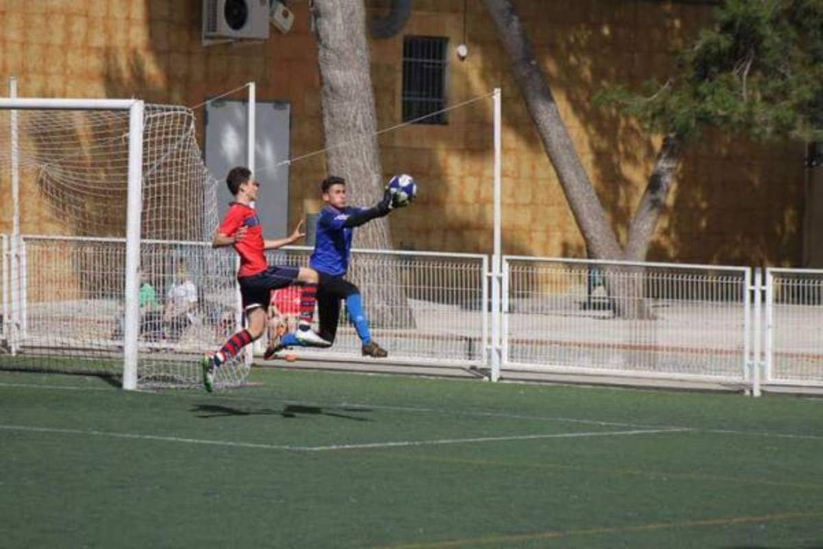 Así juega José Manuel, el niño al que comparan con Keylor Navas