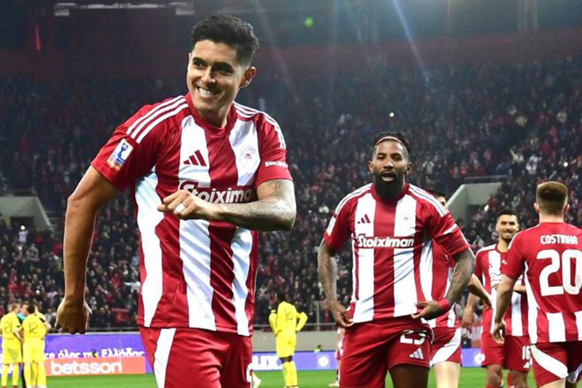 Luis Palma jugará la final de la Copa de Grecia: Olympiacos eliminó al AEK de Orbelín Pineda y Matías Almeyda