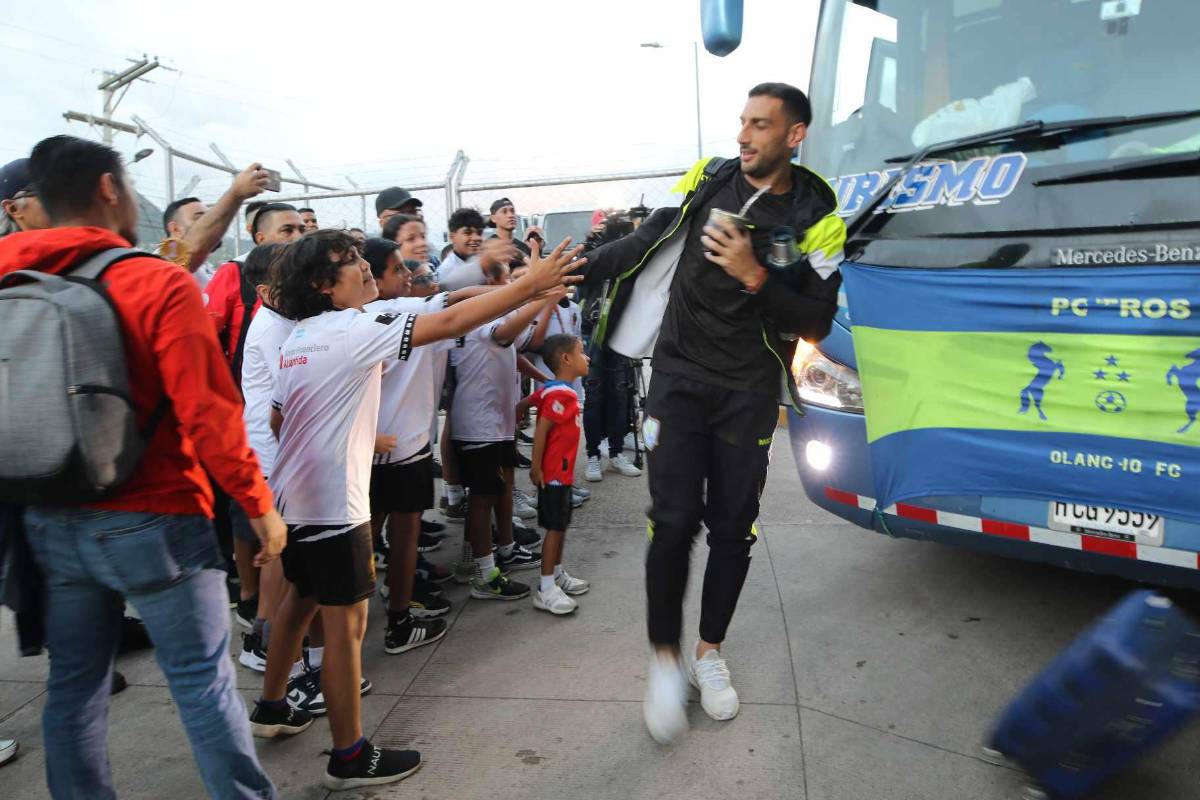 Olimpia vs Olancho FC: Los ‘gringos’ y venezolanos y lo que estos niños hicieron a los jugadores de potros en su llegada