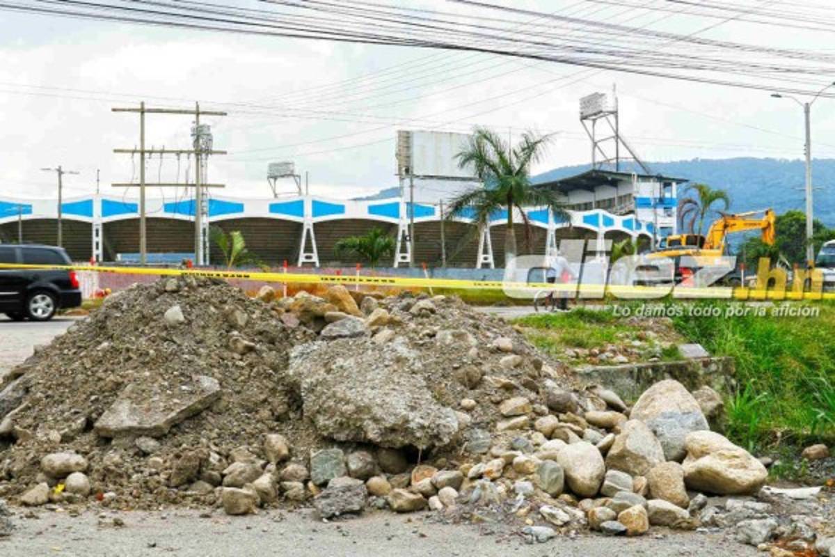 FOTOS: Así están las afueras del Olímpico previo al Real España-Olimpia