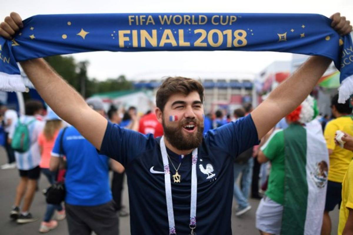 ¡AMBIENTAZO! Así se vive la previa de la final del Mundial Francia-Croacia
