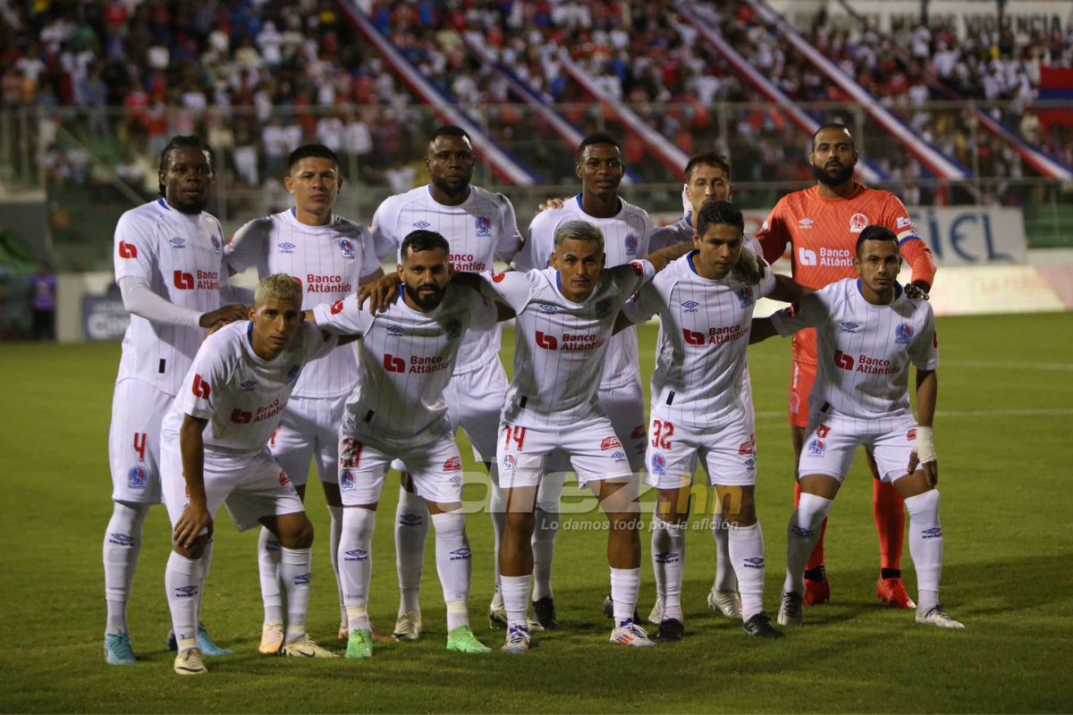 Olimpia goleó al Génesis: el debut de “Nacho” Colombini, errorazo del portero Argueta y las bellas chicas en Comayagua