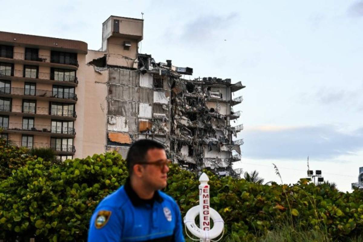 ¿Atentado? Así fue el colapso de un edificio de 12 pisos en Miami que dejó una persona muerta y 30 desaparecidos  