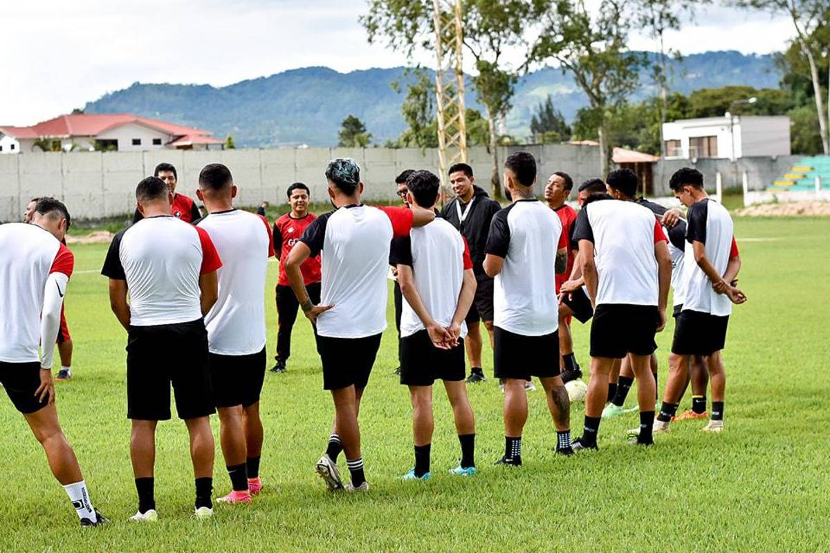 ¿A qué se dedica ahora? José Escalante se retiró como futbolista profesional con 29 años, pero ya tiene nuevo trabajo