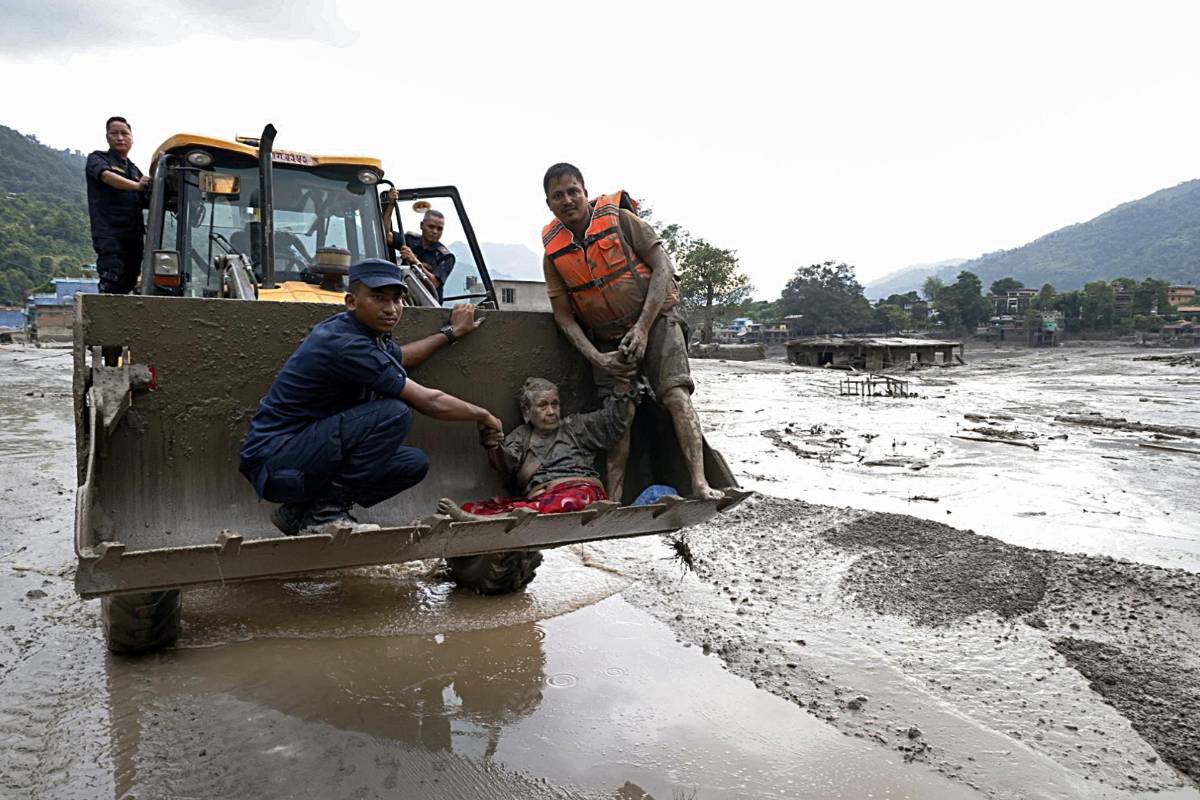 Así quedó Nepal tras terrible inundación: 55 muertos y cientos de desaparecidos
