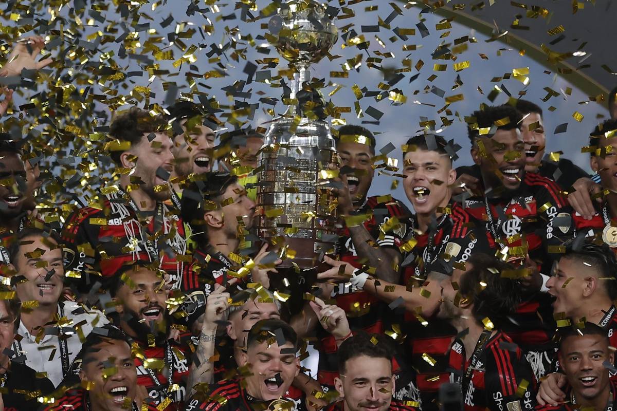 Puyol rechaza el trofeo de Copa Libertadores, el fallo del árbitro y el VAR; celebración de Flamengo y el récord que se rompió