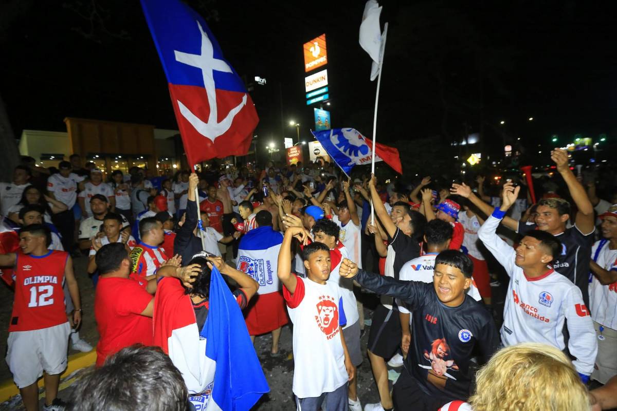 ¡Fiesta por la 39! Aficionados del Olimpia celebran por toda Honduras el título del torneo Clausura