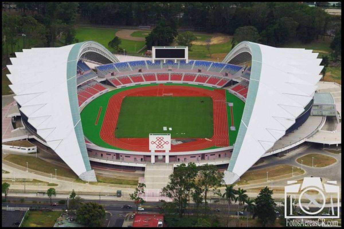 Nayib Bukele, presidente de El Salvador, promete construir el mejor estadio de toda Centroamérica