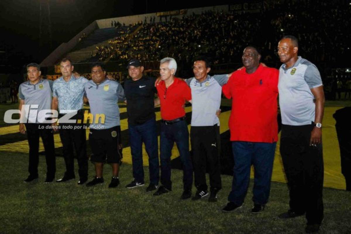 No se vio por TV: Discusión Garrido-Claros, chicas hermosas y catrachos del Alajuelense se lucen