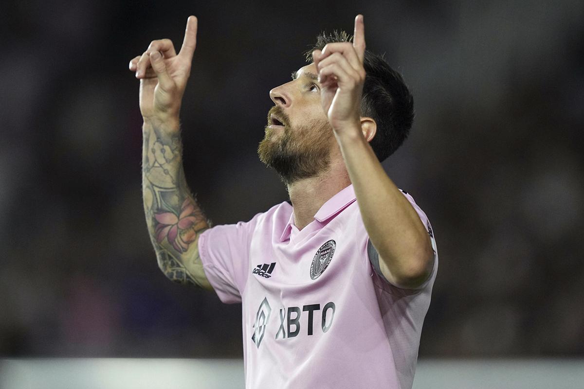 “Messi me pidió la camiseta y pensé: ¿para qué la querrá? Se la di y nos dimos la mano; luego lo entendí”