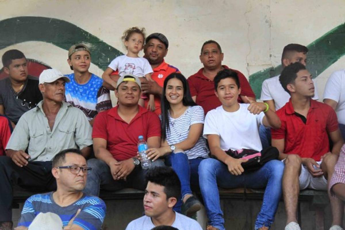 ¡AMBIENTAZO! La multitud que acompaña a los equipos en el Ascenso