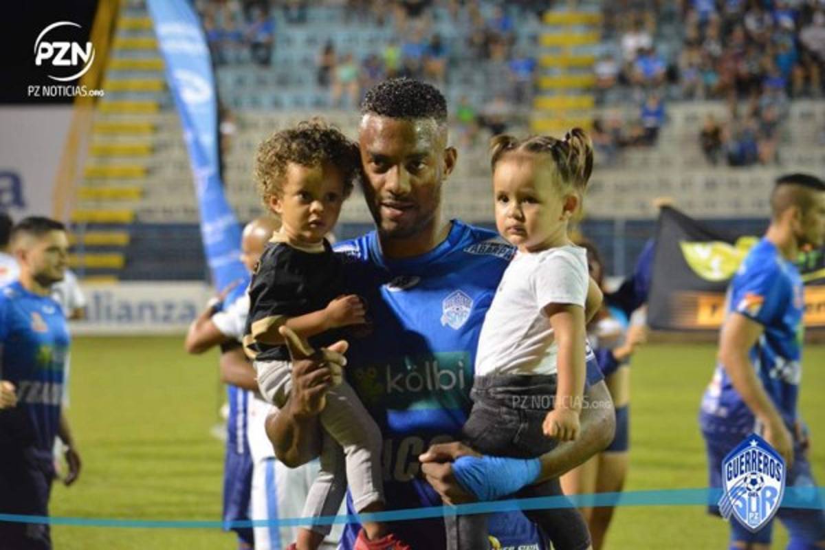 Mercado Centroamérica: Legionario regresa a El Salvador, Municipal con fichaje y catrachos son noticia en Costa Rica