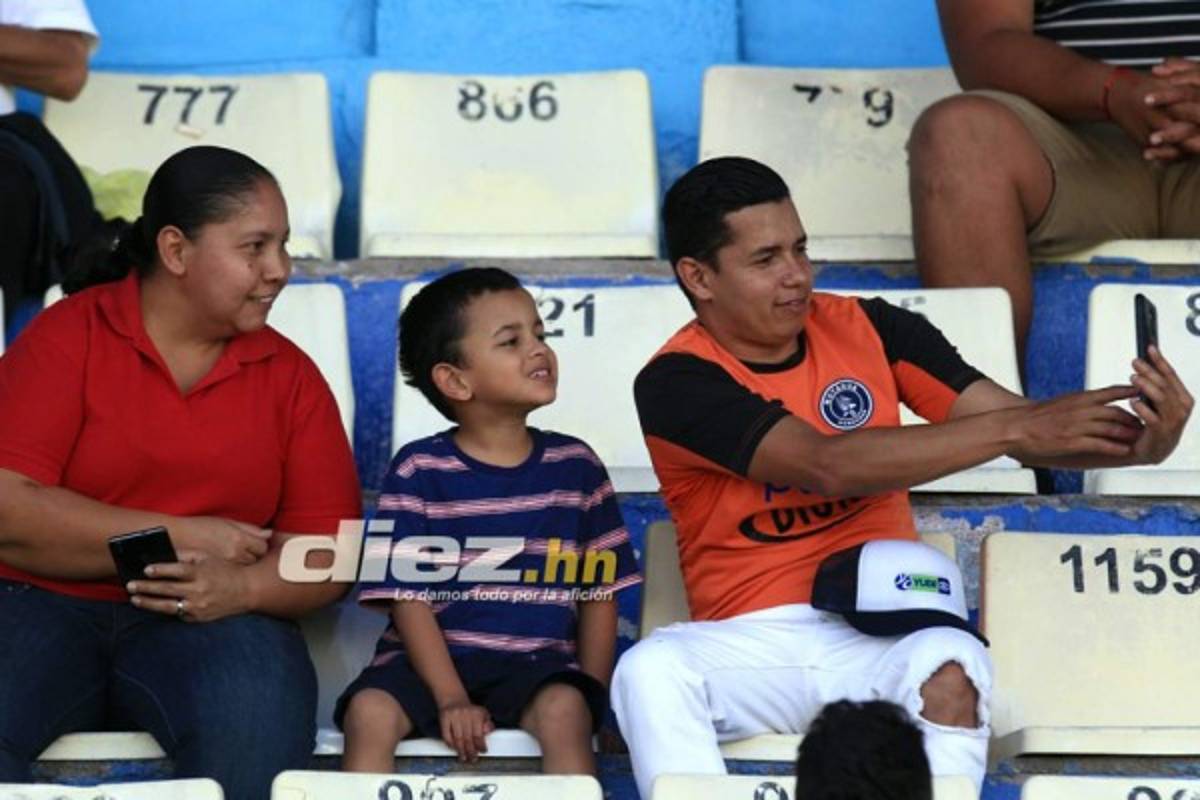 NO SE VIO POR TV: La selfie, la familia, la baleada y el abrazo de 'Chapeta' a Moreira