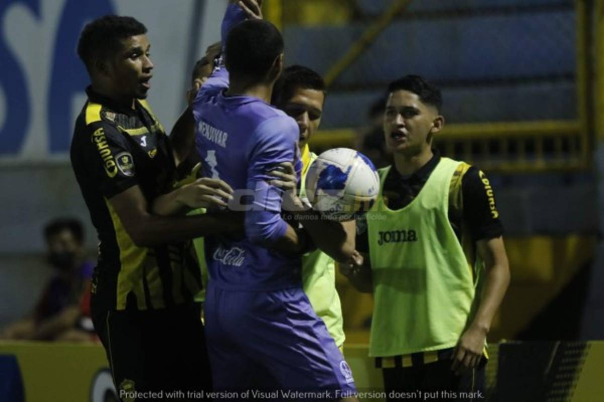 No se vio en TV: Las palabras que hicieron estallar a Menjívar , el show de Saíd Martínez y los gestos del Potro