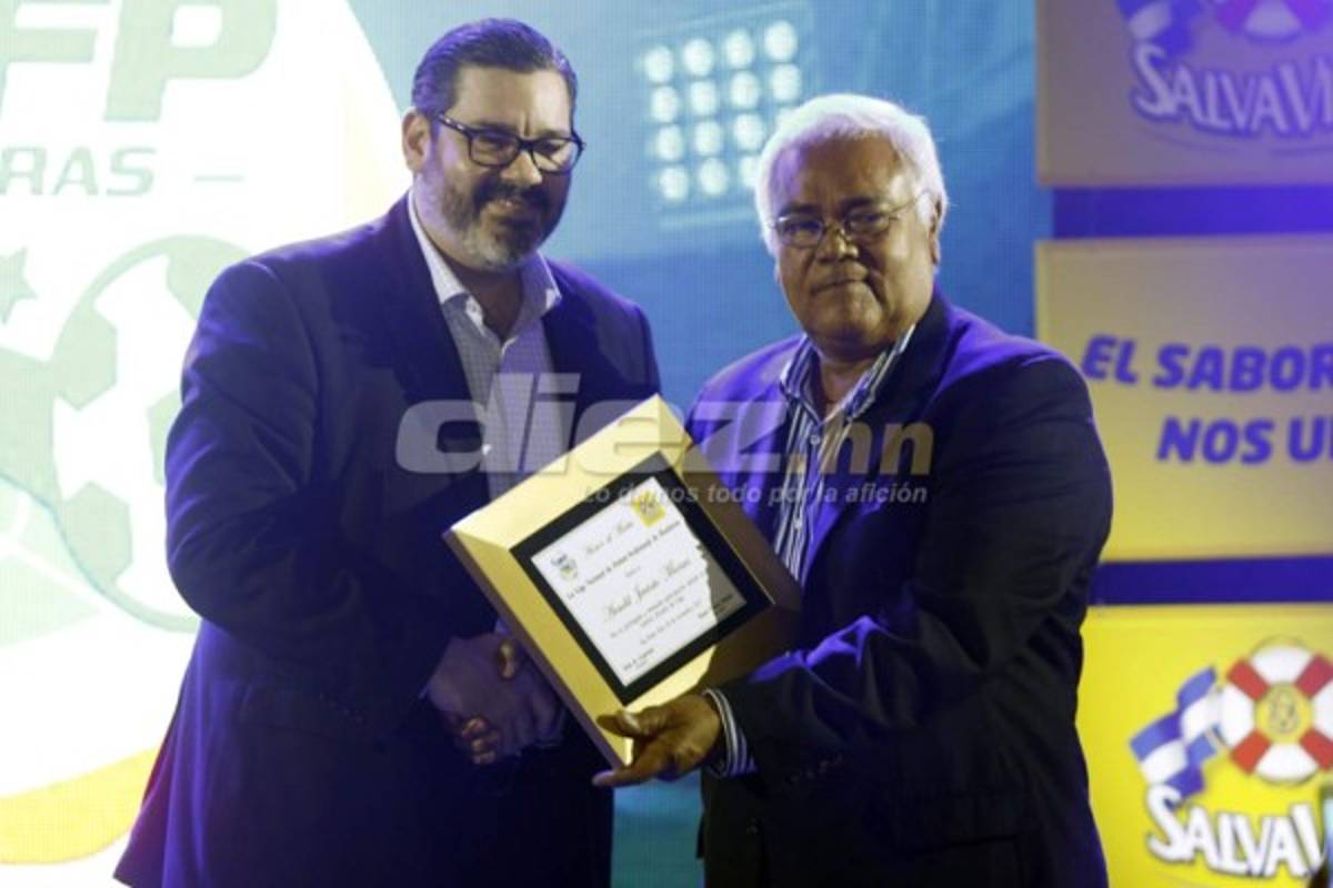 Las imágenes de la premiación de Liga Nacional y presentación de la copa