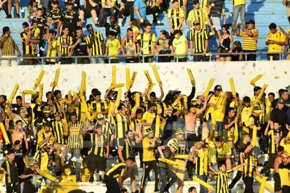 Policías y militares coparon el Olímpico; las provocaciones entre barras no pararon