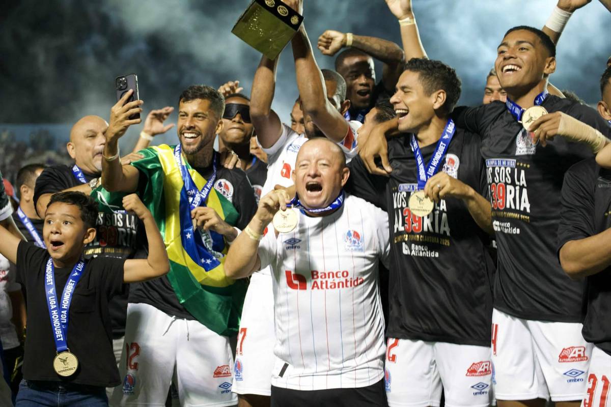 Los futbolistas de Olimpia que se quedan sin contrato y podrían salir: Una leyenda e integrante de los 'cuatro fantásticos'