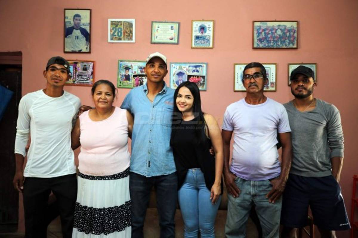 Donis Escober, ganadero: de sombrero y buen jinete; cambió la pelota por el ordeño de vacas