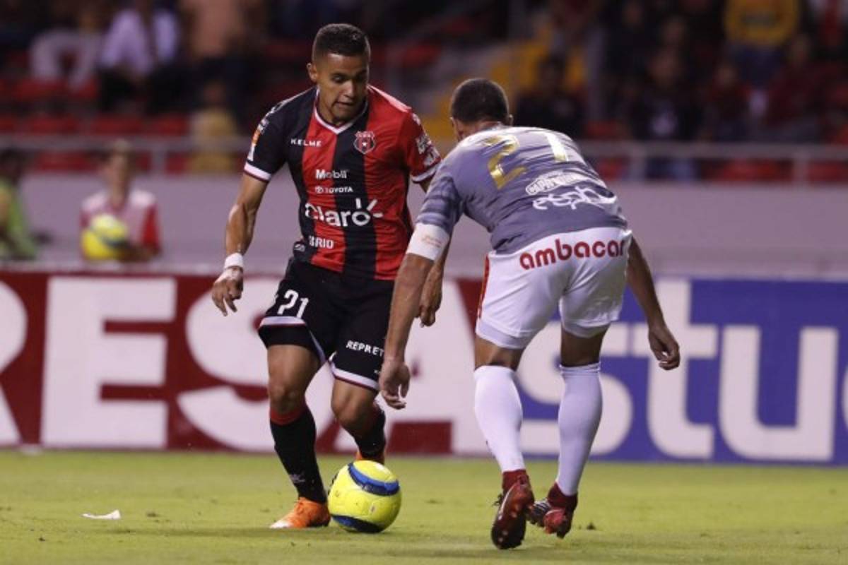 MERCADO: Futbolistas de Olimpia no saben dónde jugarán y Najar es noticia