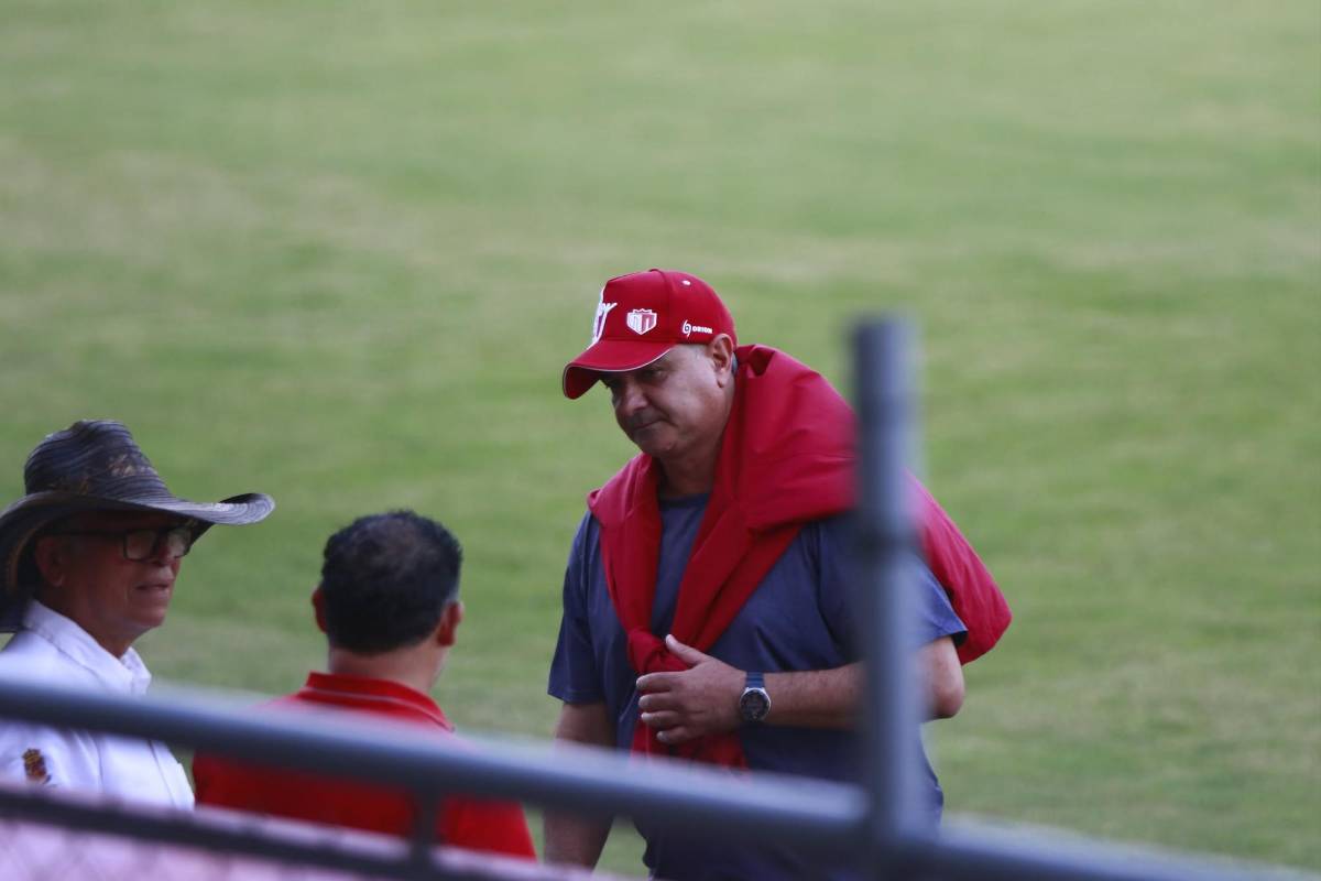 Diego regresa y dos hermosas periodistas roban miradas en el entreno de Real Estelí
