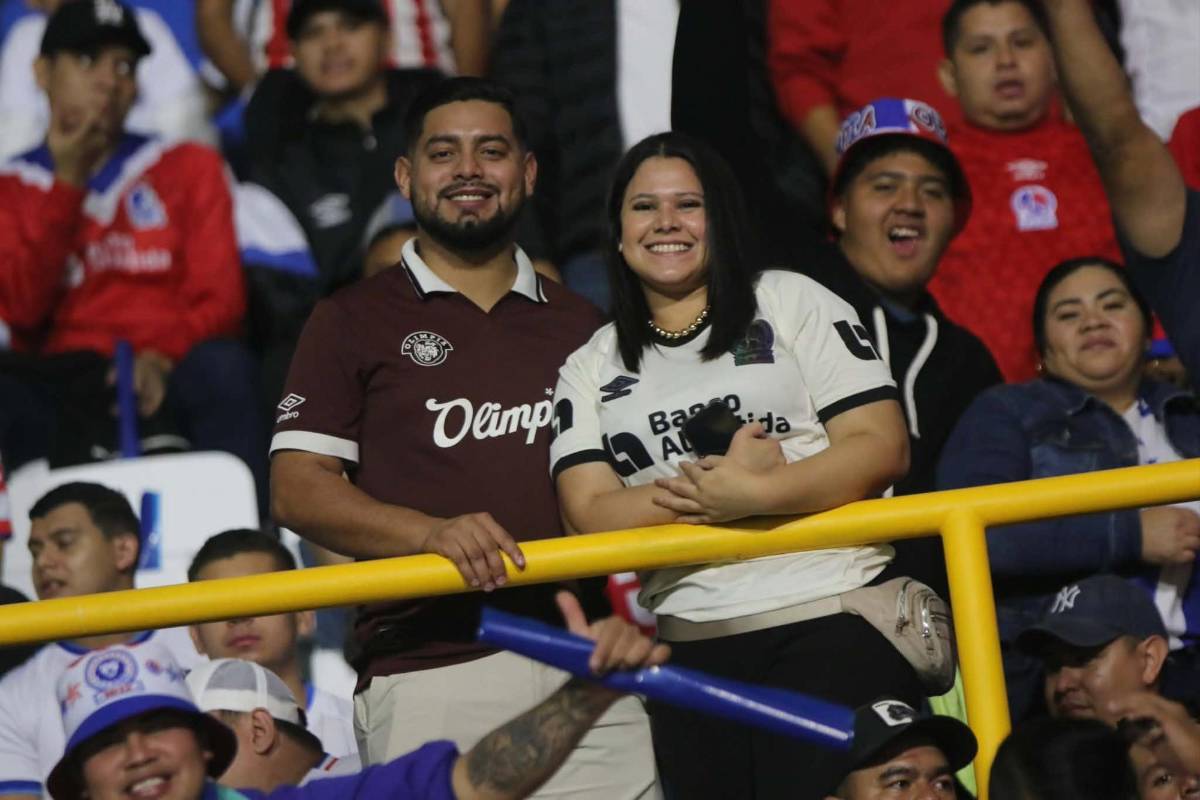 Las hermosas aficionadas de Olimpia que engalanan la semi de Copa Centroamericana