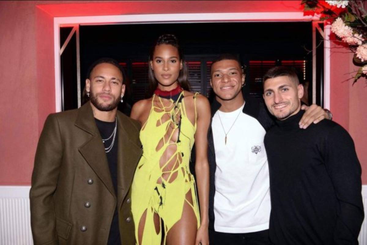 Rumba en París: Así captaron a Neymar y Mbappé en plena fiesta con preciosa modelo francesa