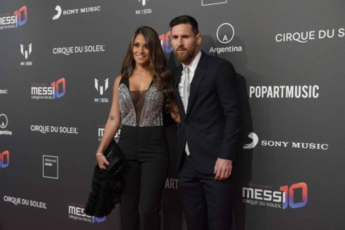 Fotos: Antonella Roccuzzo levanta suspiros en la gran noche de Messi