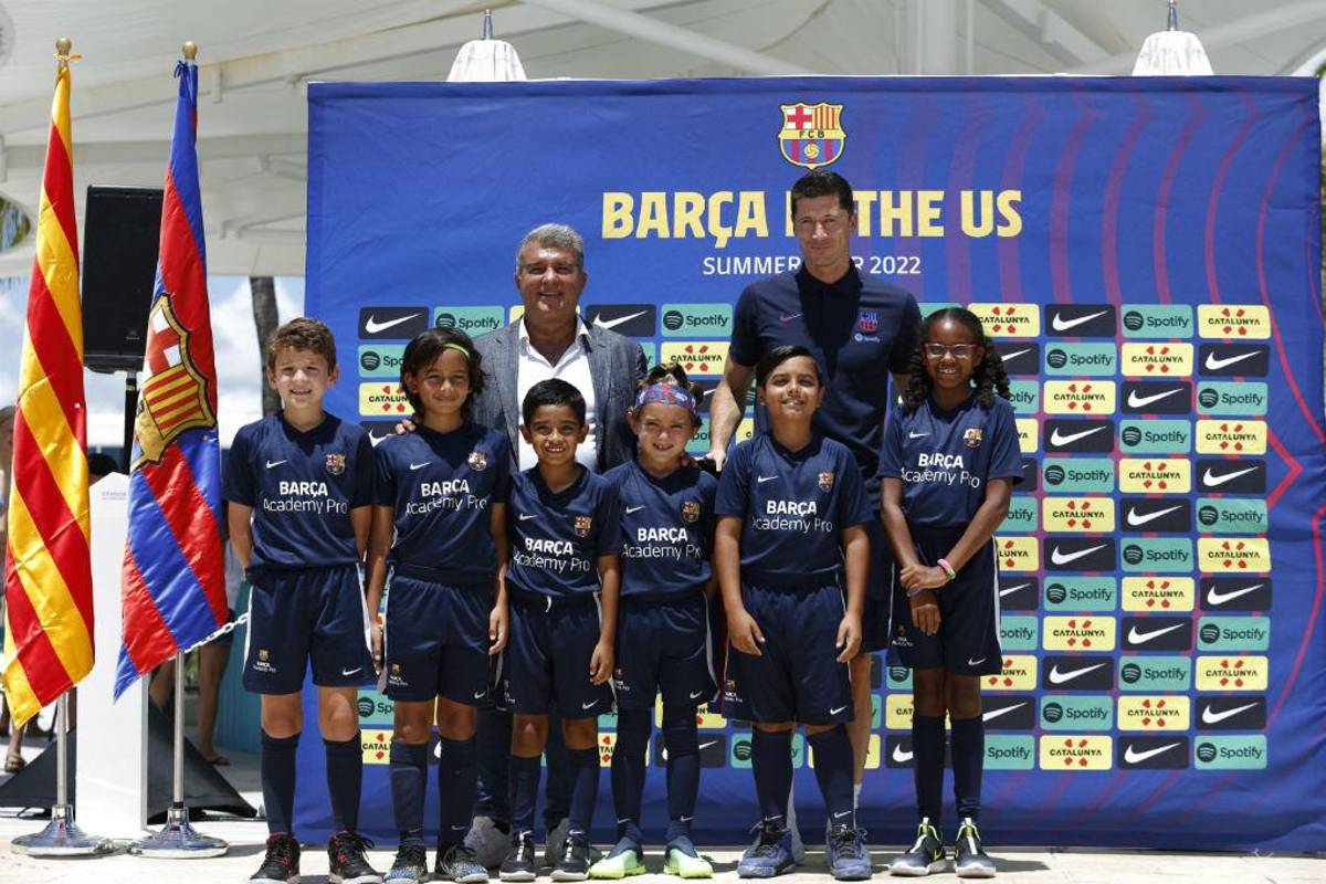 Así fue la sencilla presentación de Lewandowski en Miami como nuevo jugador del Barcelona ¿Y su dorsal?