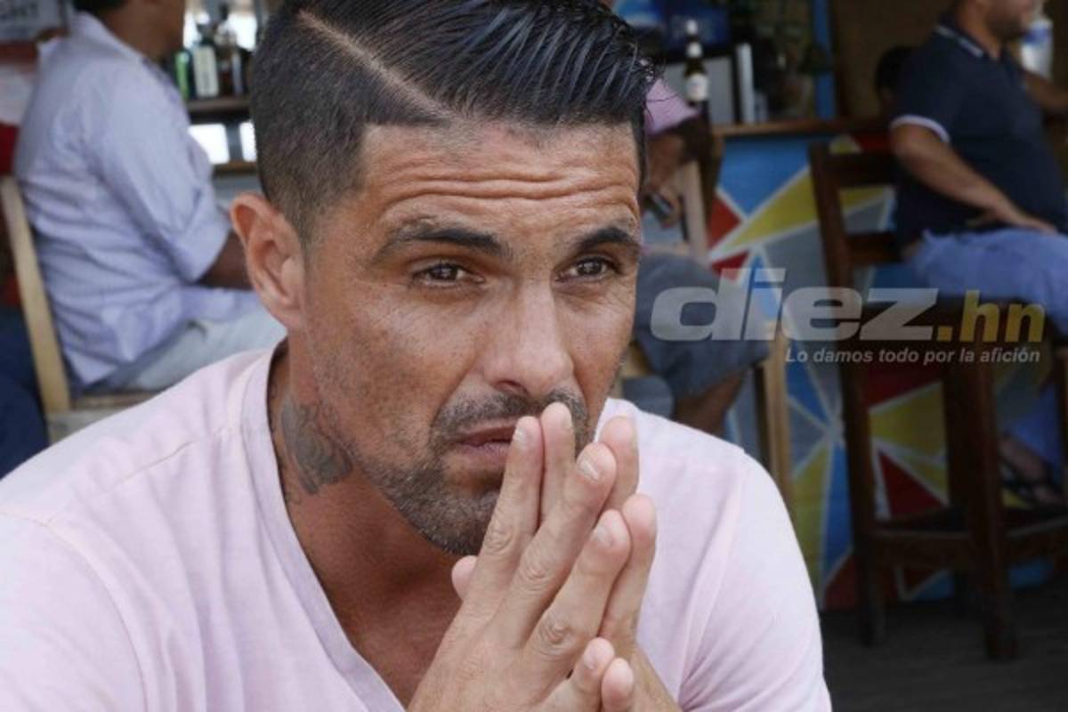 ¡Sol, playa y pan de coco! Así es la vida de Ramiro Bruschi con el Tela en la Liga de Ascenso